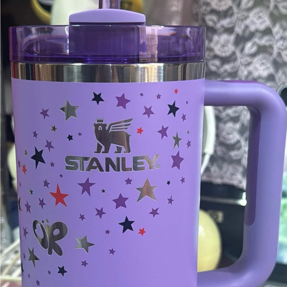 Stanley x Olivia Rodrigo Quencher H2.0 FlowState™ Tumbler - Picture 2 of 2